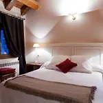 Hotell Russell Hotel&apartments Torla