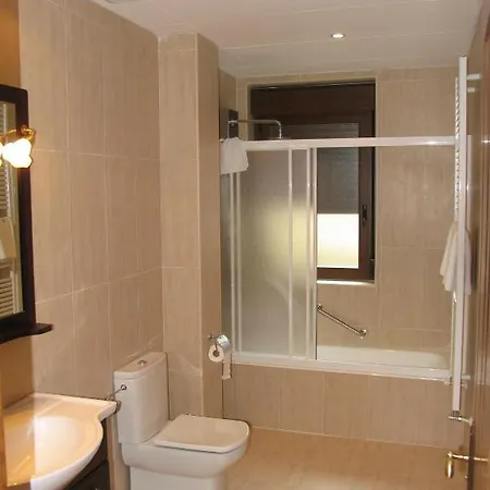 Russell Hotel&apartments 3*