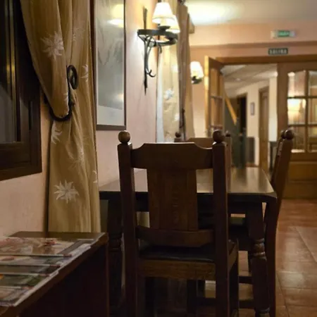 Hotel Russell Hotel&apartments Torla