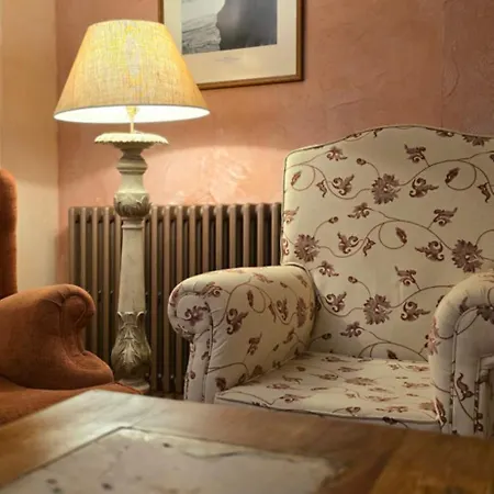 Russell Hotel&apartments 3*