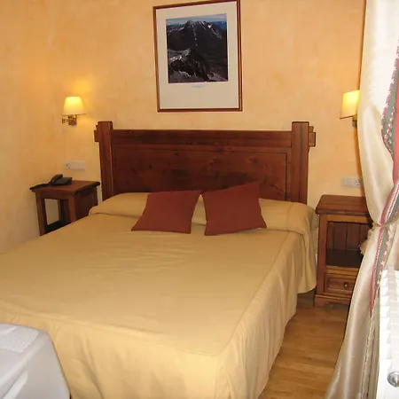 Hotel Russell Hotel&apartments Torla