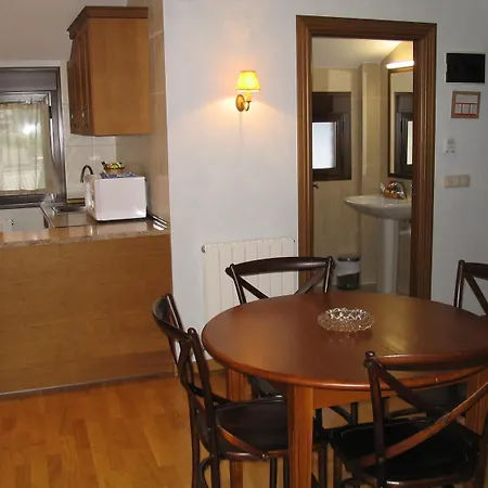 Russell Hotel&apartments 3*