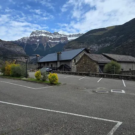 Russell Hotel&apartments 3*