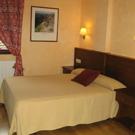 Russell Hotel&apartments Hotel 3*