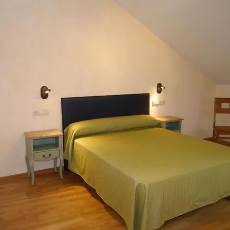 Russell Hotel&apartments فندق