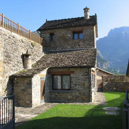 Russell Apartamento Torla-Ordesa
