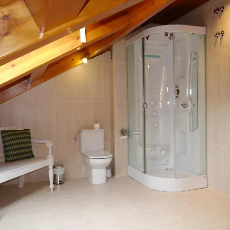 Russell Hotel&apartments فندق