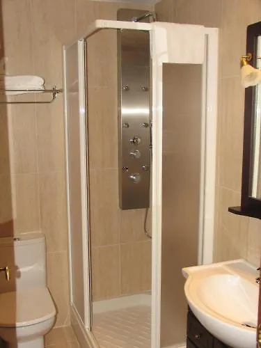 Hotell Russell Hotel&apartments 3*