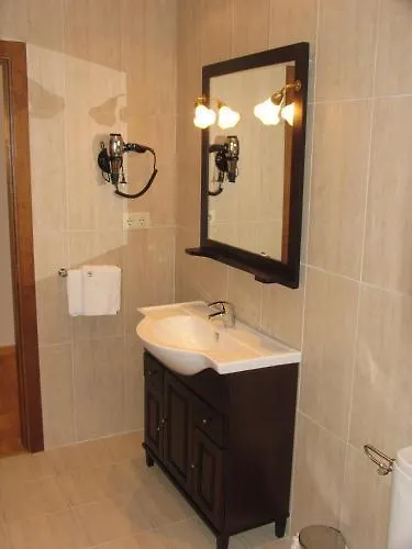 Russell Hotel&apartments 3*