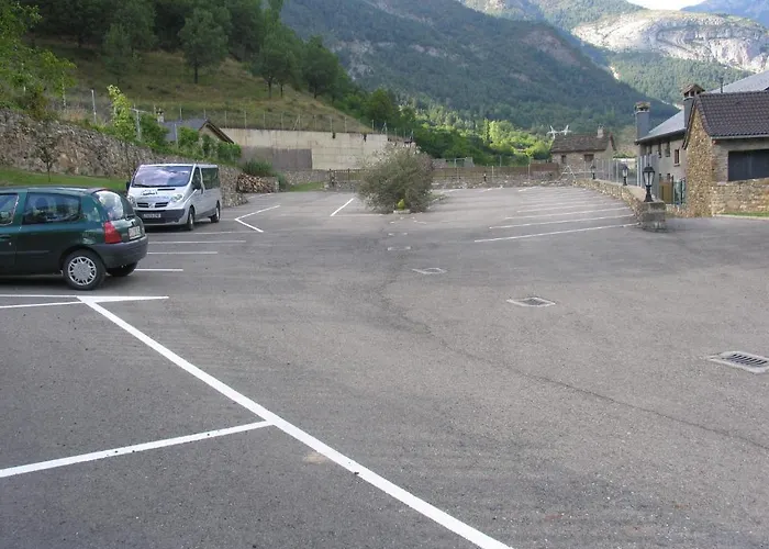 Russell Hotel&apartments 3*