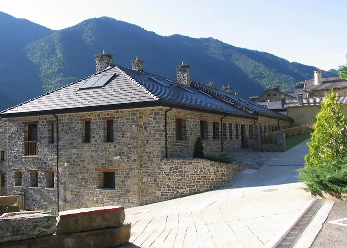 Russell Hotel&apartments Hotell Torla