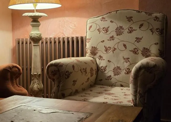 Hotell Russell Hotel&apartments Torla