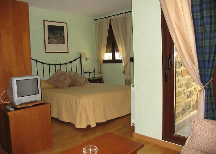 Russell Hotel&apartments 3*