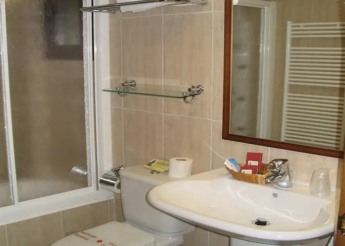 Russell Hotel&apartments Hotell