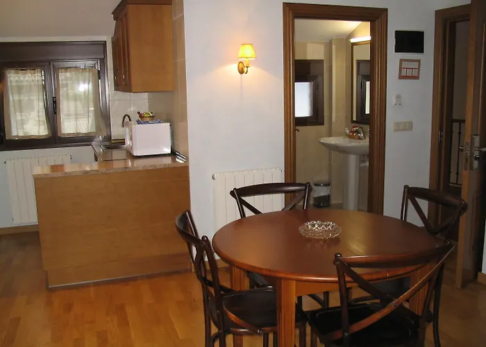 Russell Hotel&apartments 3*