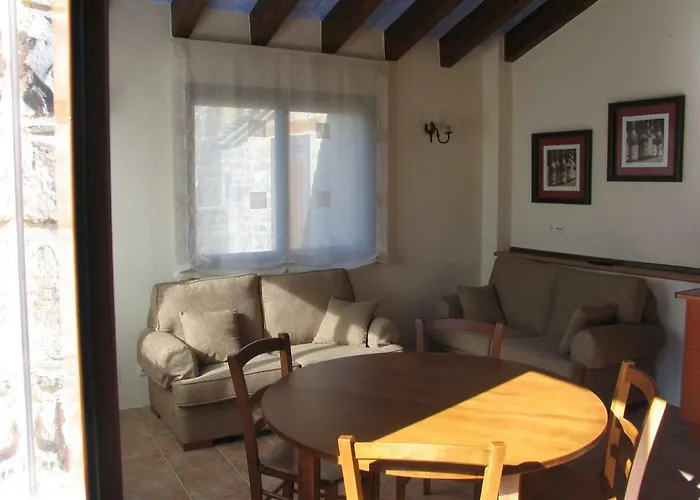 Russell Hotel&apartments 3*