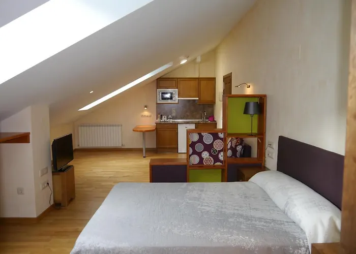 Russell Hotel&apartments Hotell