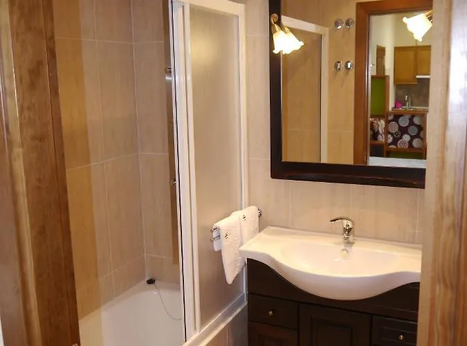 Russell Hotel&apartments 3* Torla