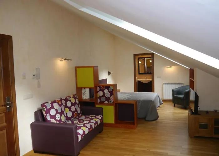 Russell Hotel&apartments 3*