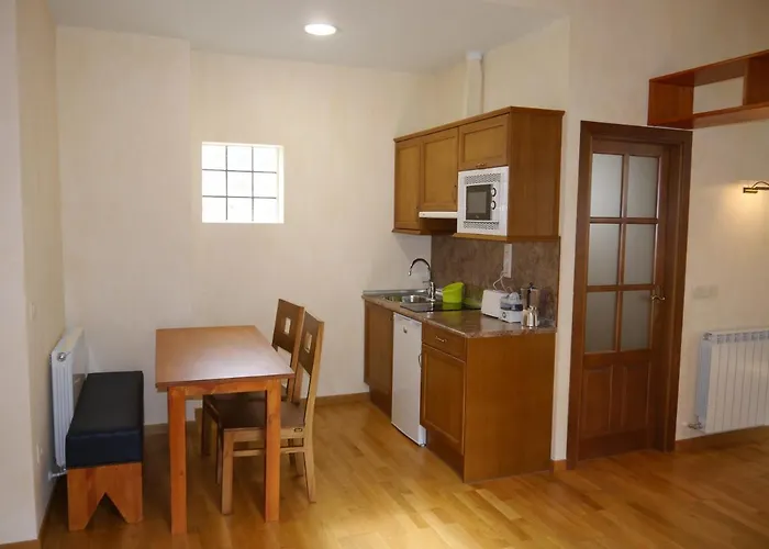 Russell Hotel&apartments 3*